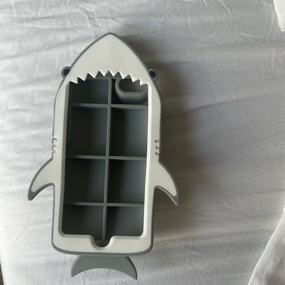 Stella McCartney Shark iPhone 6/6s case